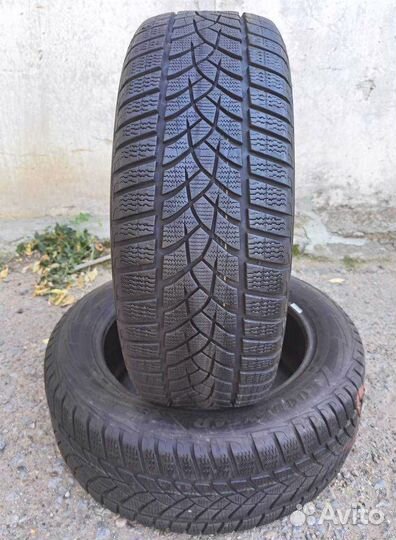 Goodyear UltraGrip Performance 235/55 R18 104H