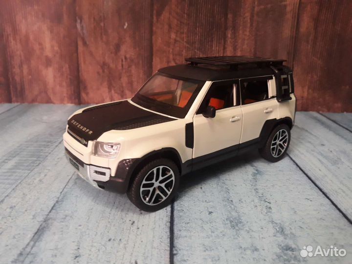 Машинка металлическая Land Rover Defender