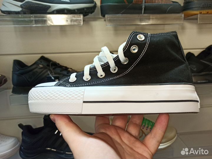 Женские высокие кеды Converse