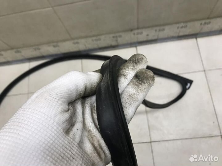 Уплотнитель (внутри) SX4 2006-2013