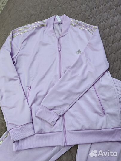 Спортивный костюм женский