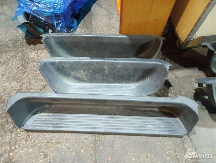 Накладки на пороги Hyundai grand Starex