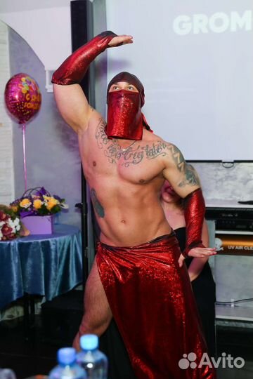 Танцоры на праздник