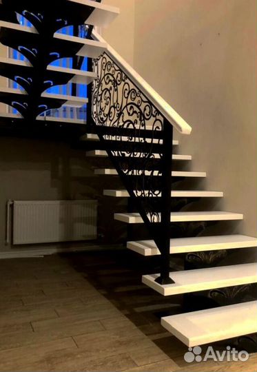 Перила деревянные с монтажем