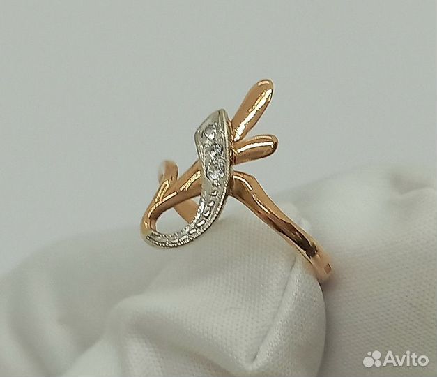 Золотое кольцо с камнем 15,5р