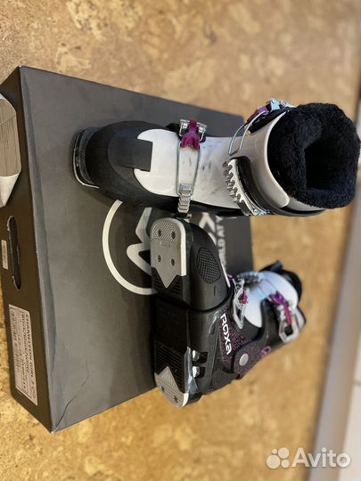 Раздвижные детские горнолыжные ботинки roxa