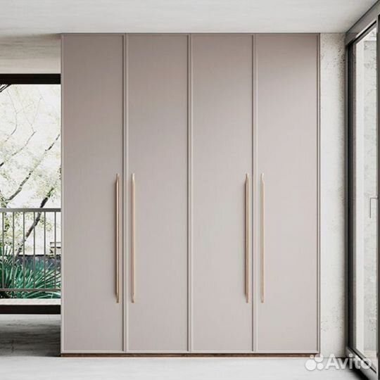 Шкаф распашной белый