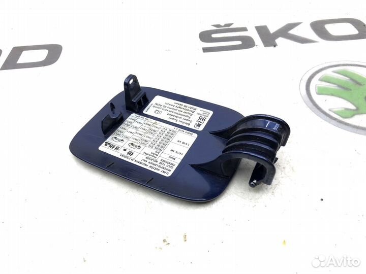 Крышка лючка бензобака Skoda Octavia A5 (1Z) 1.4