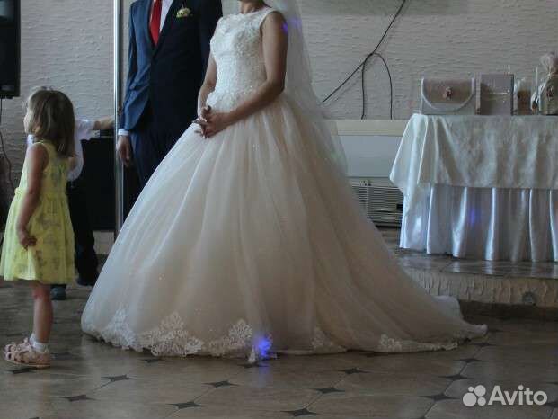 Свадебное платье со шлейфом