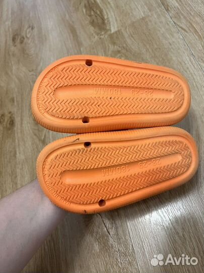 Шлепанцы Cartoon на стопу 27 размер 17,5см