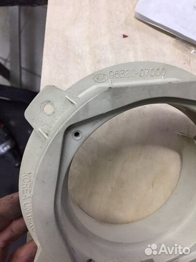 Подиумы под колонки Kia