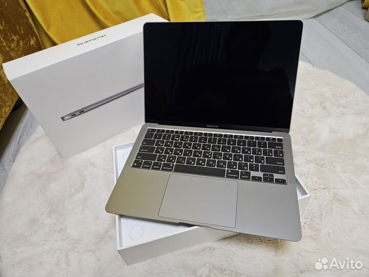 MacBook air 13 8gb 256gb