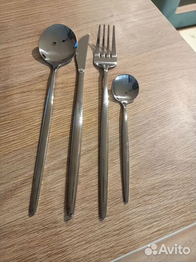 Набор столовых приборов на 6 персон