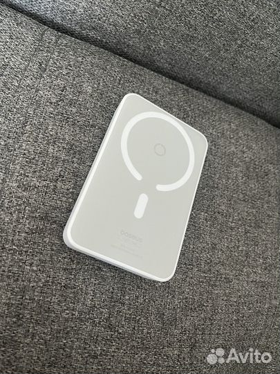 Повер банк с магсейф