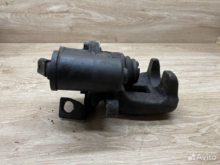 Суппорт задний левый Volkswagen Passat B6 S224