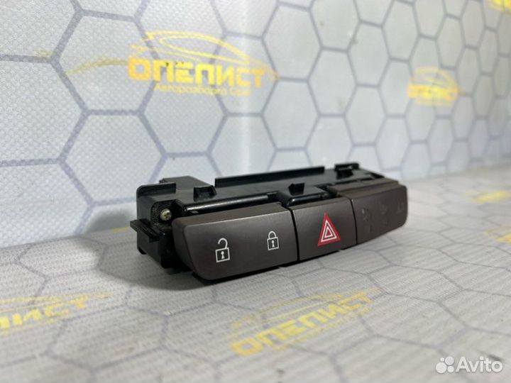 Кнопка аварийки Opel Insignia A