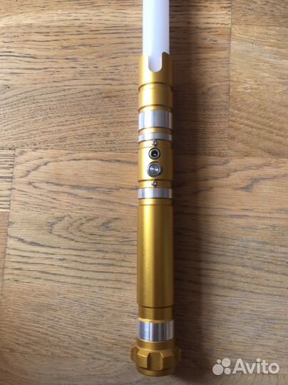 Световой меч со звуковыми эффектами