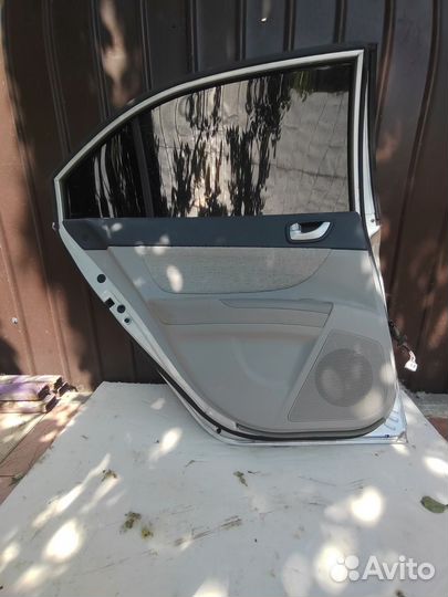 Hyundai Sonata NF дверь задняя левая