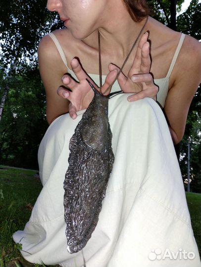 Гигантский слизень подвеска фэшн арт-объект