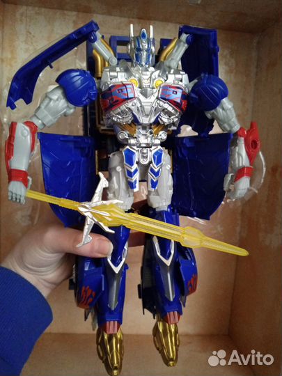 Трансформер Оптимус Прайм