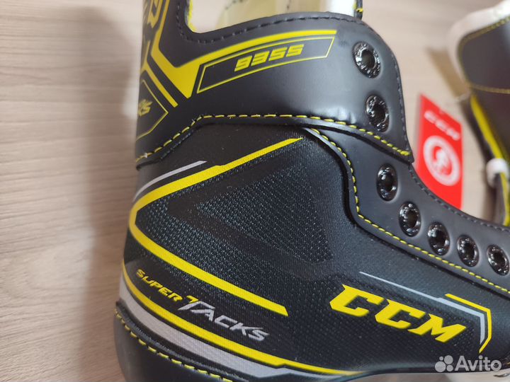 Хоккейные коньки CCM Super Tacks 9355 (Y13)