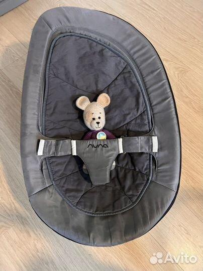 Шезлонг-качалка nuna leaf