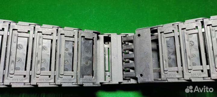 Кабель канал гибкий igus