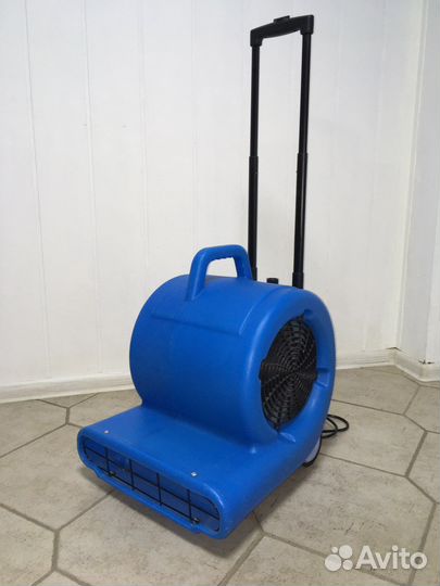 Моющий пылесос; Фен для мебели;Орбитальная машинка