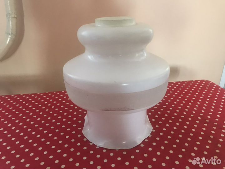 Плафон СССР 3шт(2 однотонных),1 с цветком