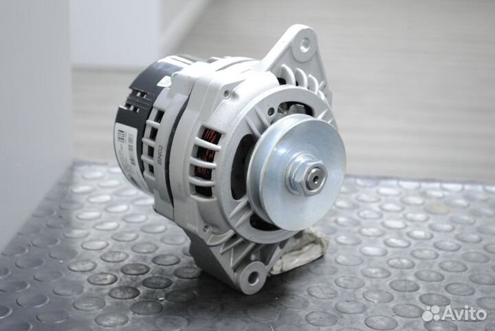Генератор Ваз-21214 Нива, 2107i 90А новый Электром