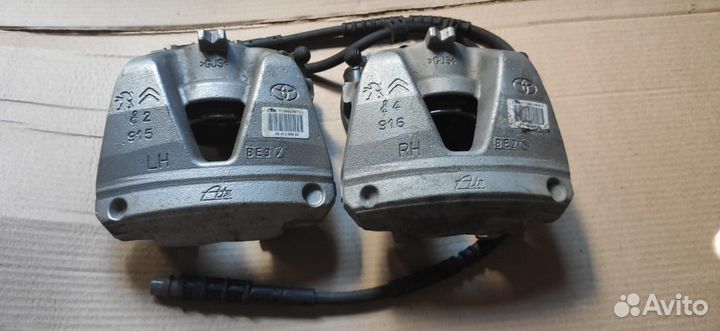 Суппорта передние Peugeot Traveller