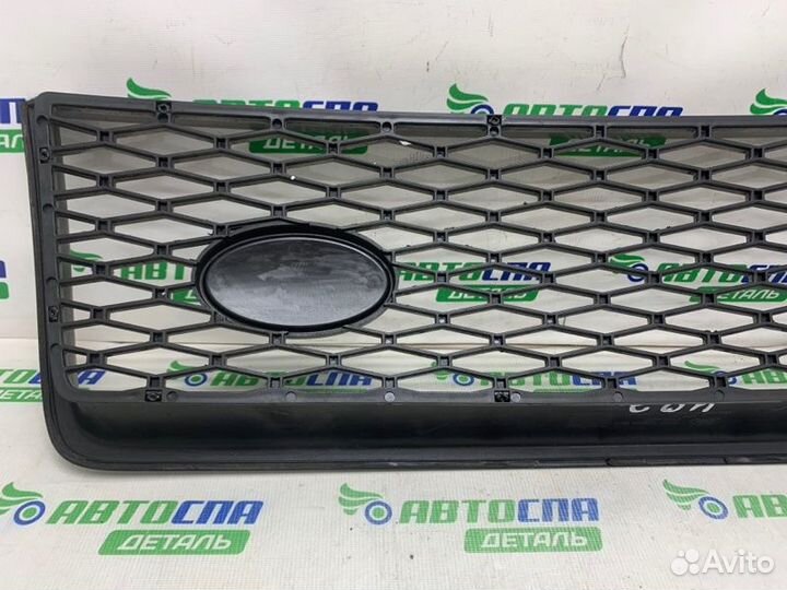 Решетка радиатора передняя Land Rover Freelander