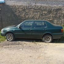 Volkswagen Vento 1.8 AT, 1996, 250 000 км, с пробегом, цена 100 000 руб.