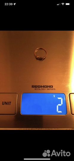 Золотое кольцо с бриллиантом