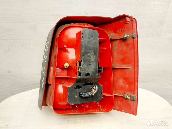 Фонарь задний левый Volkswagen Passat B5.1996-2001