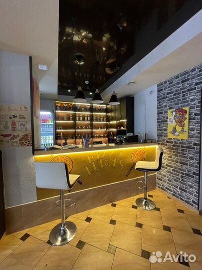 Бармен-официант