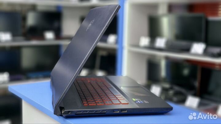 Ноутбук MSI 17.3