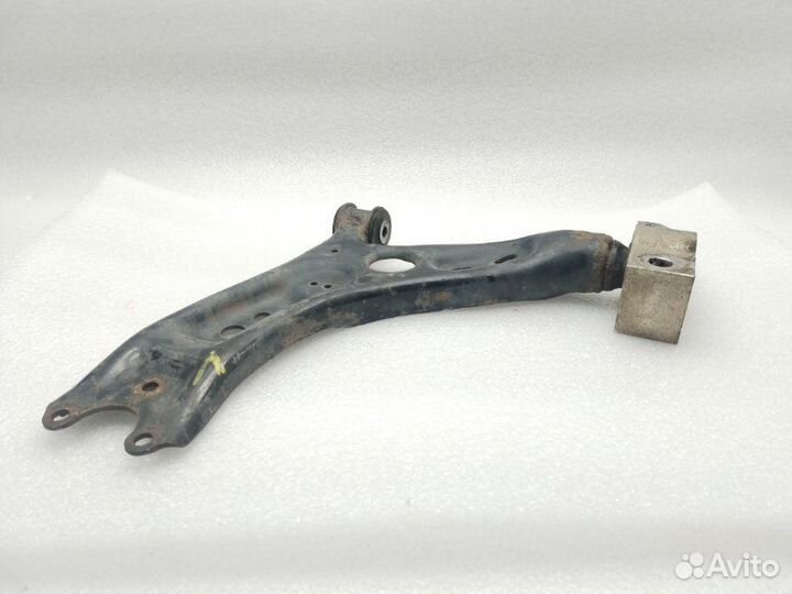 Рычаг подвески передний левый Volkswagen Passat B7