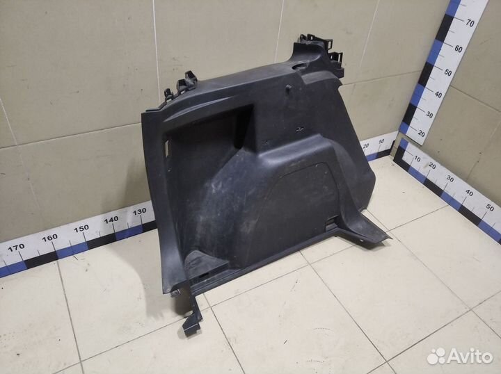 Обшивка багажника Yeti 2009