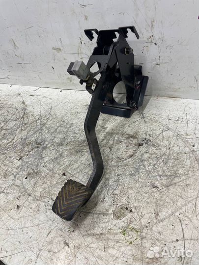 Педаль тормоза Hyundai Sonata EF