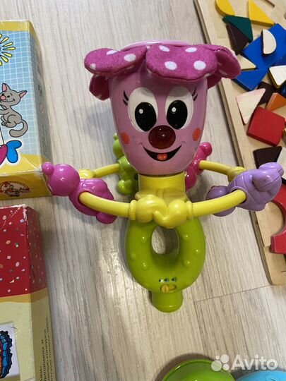 Детские развивающие игрушки и книги пакетом