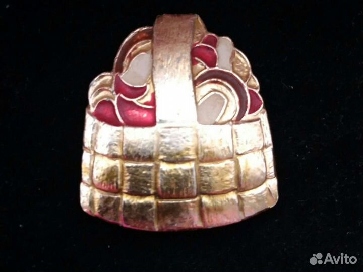 Знаки и значки СССР (8 шт. За 250)