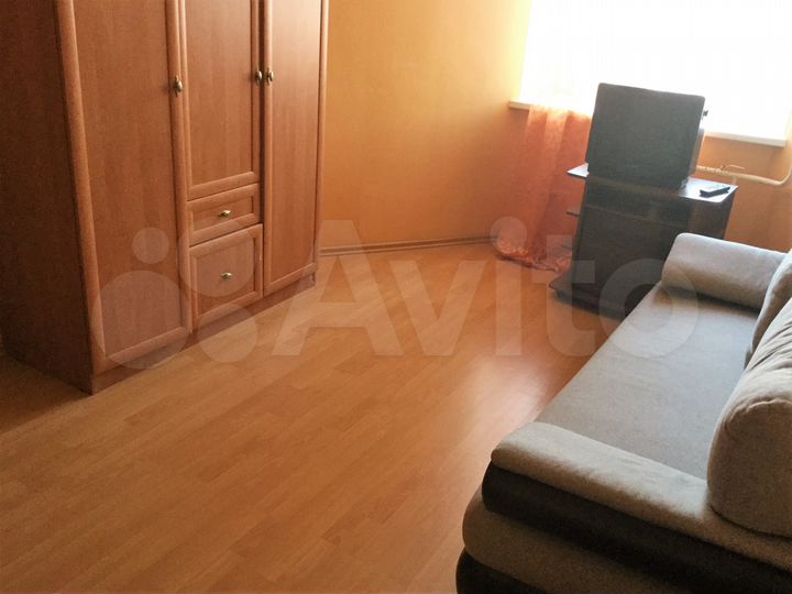2-к. квартира, 54 м², 4/10 эт.