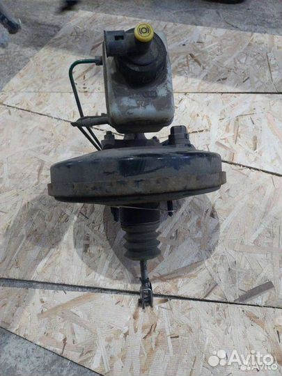 Вакуумный усилитель тормозов Renault Sandero 2011г