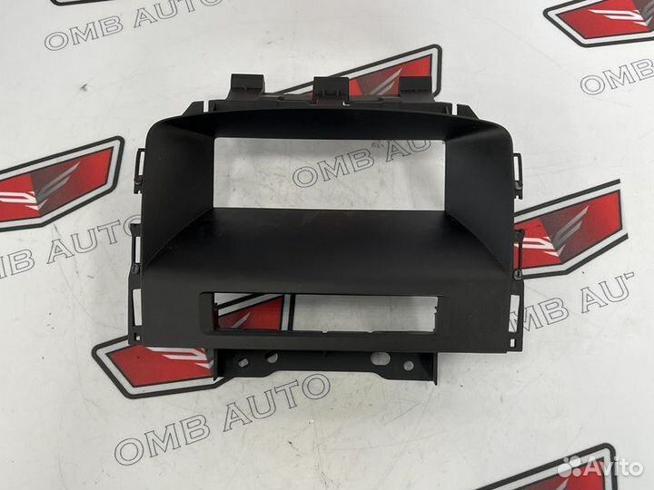 Накладка дисплея Опель Астра J