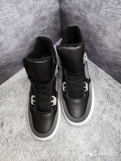 Женские кроссовки на платформе