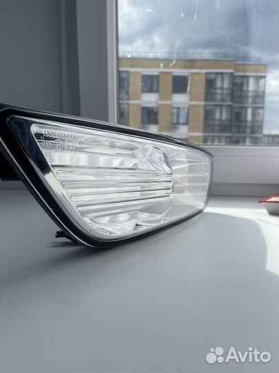 Противотуманная фара правая Ford Mondeo IV