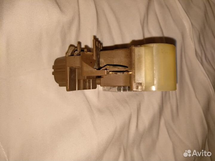 Регулятор напряжения генератора тайота