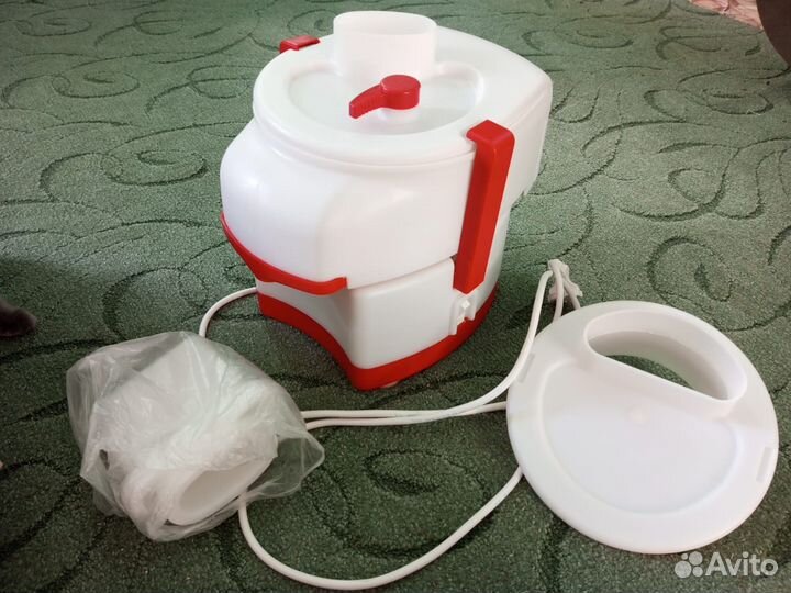 Соковыжималка новая