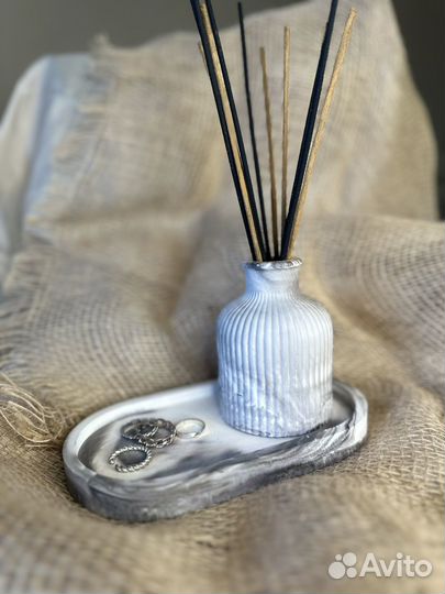 Гипсовый набор (подставка+ваза)